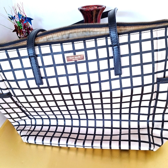 kate spade Handbags - Kate Spade Bag.